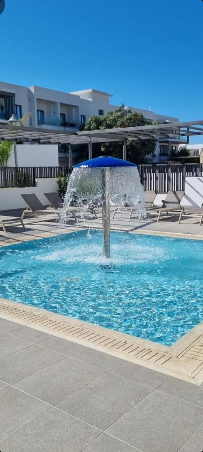 Cosmos Residence Paralimni Esterno foto